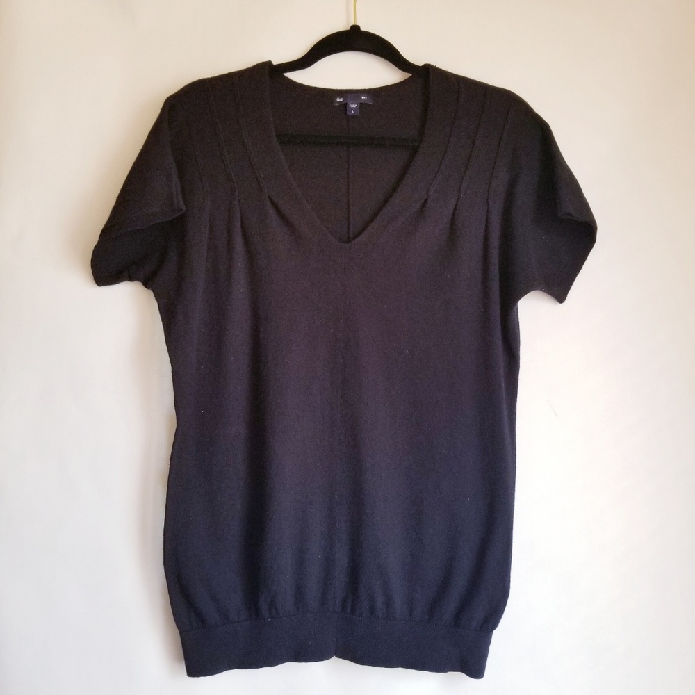 Gap Short Sleeve Pull Over Sweater